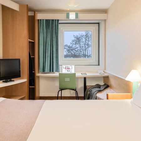 Hotel Ibis Paris Pantin Eglise Zewnętrze zdjęcie